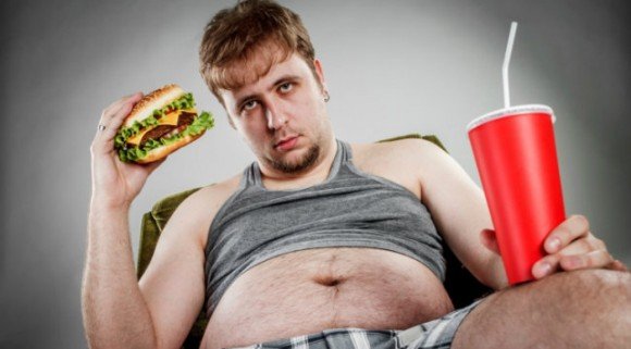 Khó giảm cân do ăn uống vô tội vạ và lười vận động