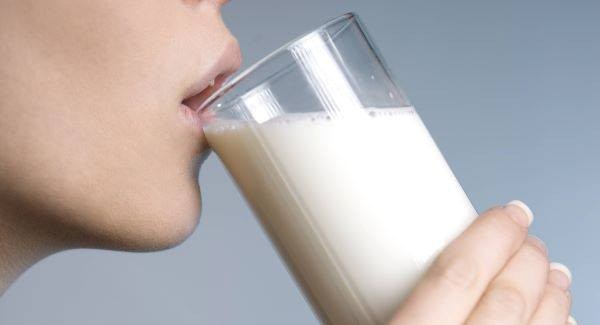 Uống sữa giúp tăng cân nhanh và hiệu quả