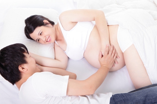 Cách quan hệ vợ chồng khi mang thai, bạn nên biết