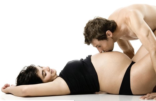 Quan hệ tình dục khi mang thai tháng đầu có sao không?
