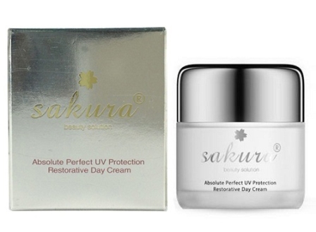 Absolute Perfect UV Protection Sakura có chứa những thành phần chiết xuất thiên nhiên quý tốt cho da