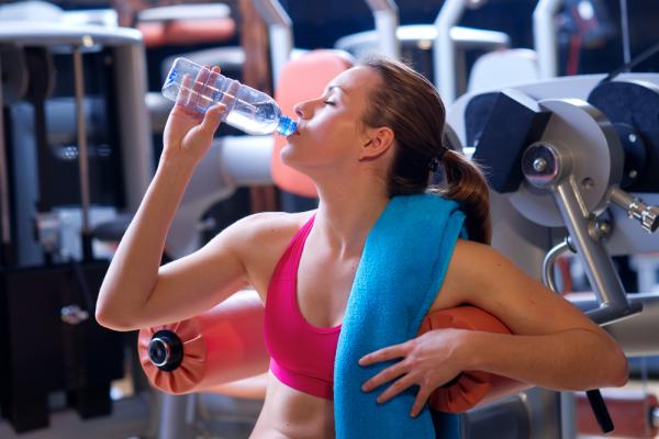 uống nước sau khi tập gym