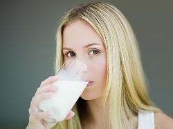 4 lý giải cho viêm đại tràng có được uống sữa hay không