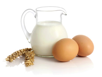 Cách làm trắng da toàn thân bằng sữa tươi kết hợp cùng trứng gà