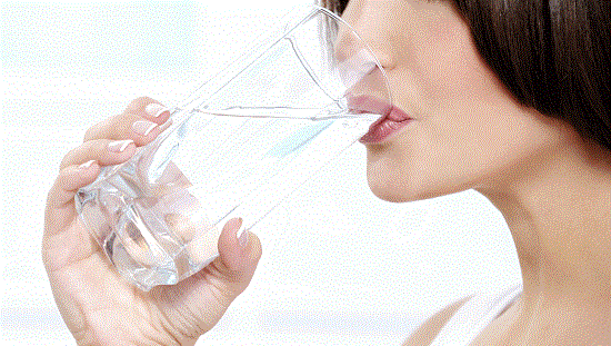   Uống nhiều nước mỗi ngày giúp phát triển chiều cao