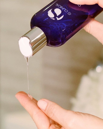 iS Clinical Cleansing Complex 180ml – Sữa rửa mặt trị mụn và sáng da