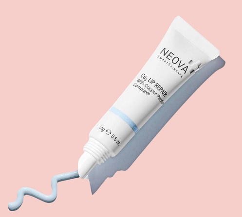  neova cu3 lip repair kết cấu dạng kem dễ dàng tán đều và thẩm thẩu vào da nhanh chóng