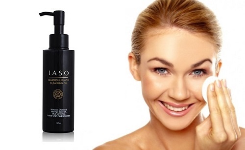 IASO Ghassoul Black Cleansing Oil làm sạch da từ sâu bên trong