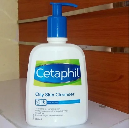 sữa rửa mặt cetaphil dịu nhẹ an toàn cho làn da người dùng
