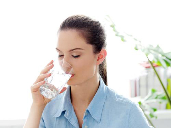 uống nước vào mỗi buổi sáng khi đói và nhận kết quả sau 1 tháng