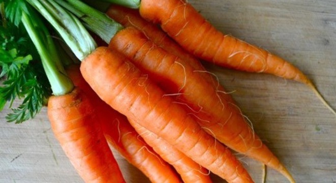 Cách trị mụn bọc nhanh nhất trong 1 đêm bằng cà rốt