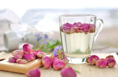 hoa hồng iran rose damask được dùng để pha trà hoa hồng